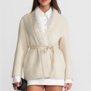 LUXURIOUS WOOL TRIM JACKET WITH BELTED WAIST AND SABLE FUR – IVOIRE